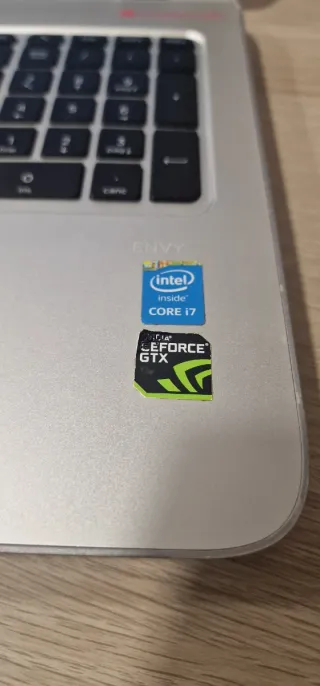 HP Envy 15 i7 8GB SSD 256GB Scheda Video 2GB