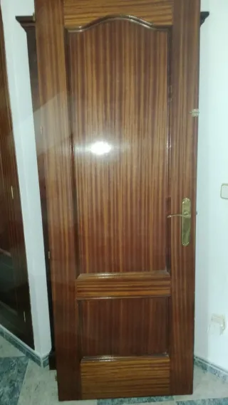 Puerta madera maciza dormitorio