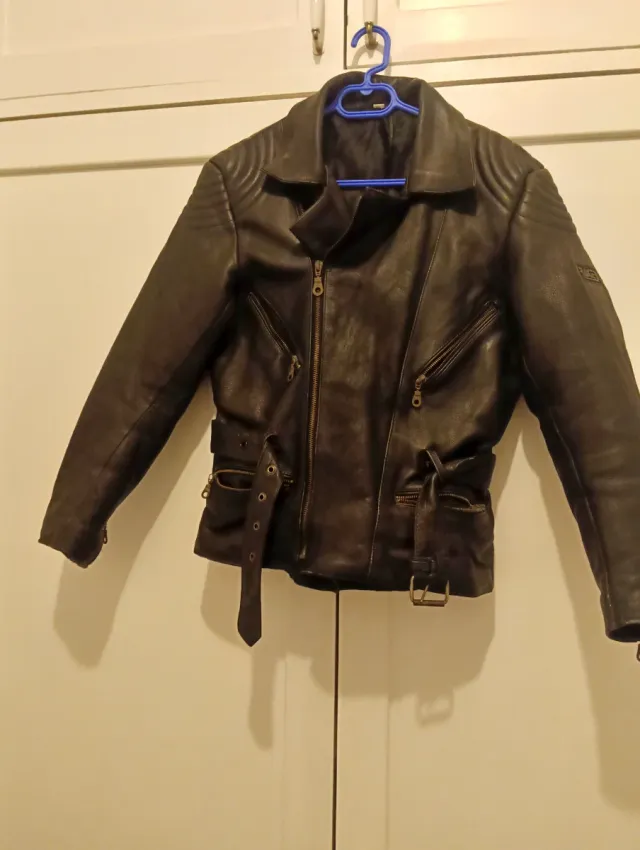 Chaqueta de piel motera mujer