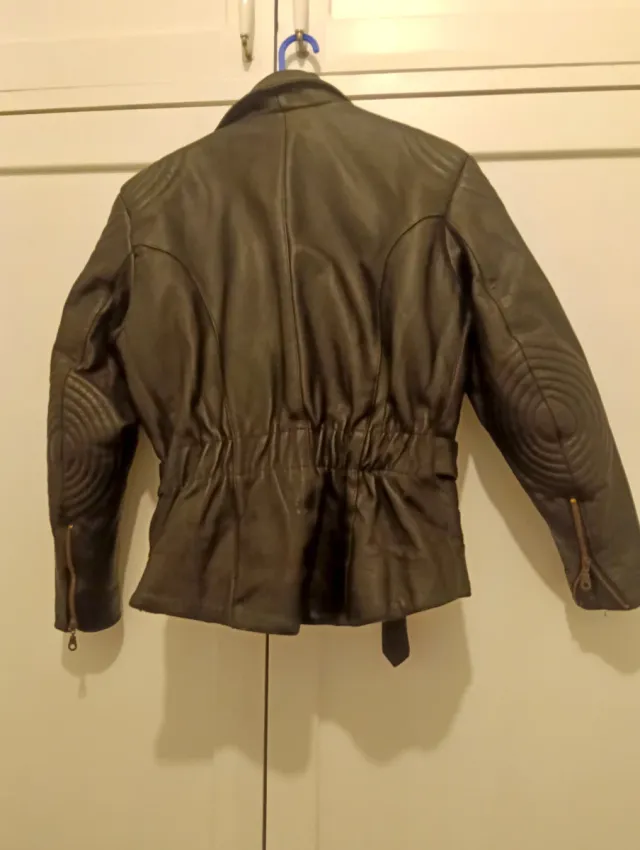 Chaqueta de piel motera mujer