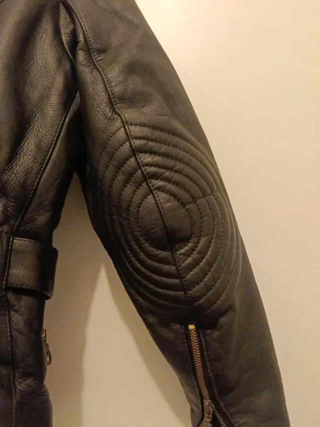 Chaqueta de piel motera mujer