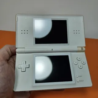 Nintendo DS Lite bianca con scatola
