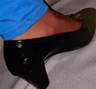 Zapatos de tacón negros hebilla dorada T37