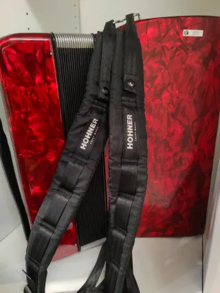 Acordeón Hohner Bravo III 80 Rojo