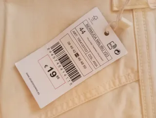 Bermudas Alvaro Moreno Amarillo Pastel Talla M