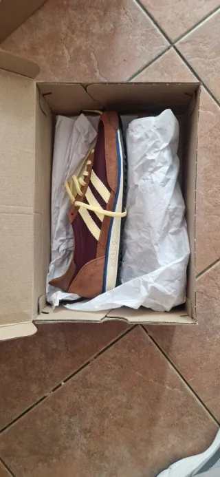 Zapatillas Adidas Marrones y Beige nuevas