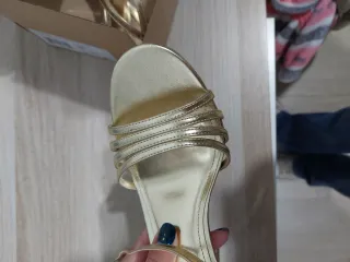Sandalias tacón doradas