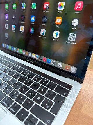 MacBook Pro 2019 13 i5 8GB RAM 128GB SSD