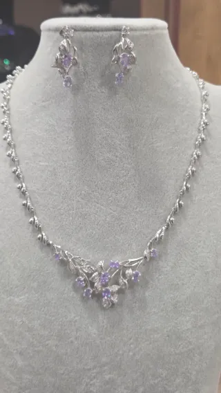 Collar y pendientes  con piedras,bisuteria fina