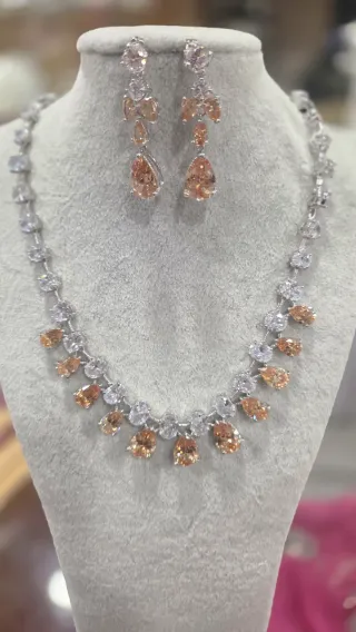 Collar y pendientes  con piedras,bisuteria fina