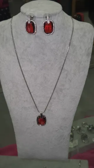 Collar y pendientes  con piedras,bisuteria fina