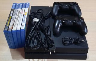 Consola PS4 + 5 Juegos + 2 Mandos