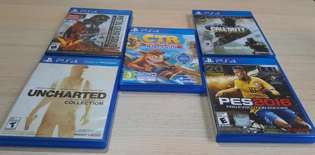 Consola PS4 + 5 Juegos + 2 Mandos