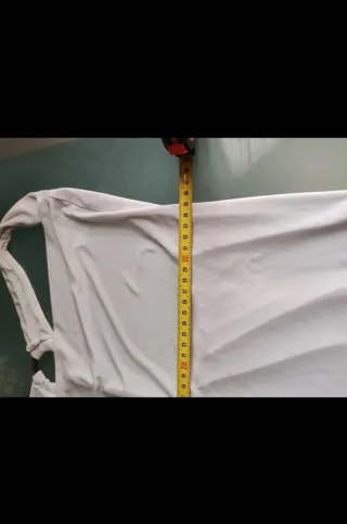 Top donna bianco elasticizzato con anello