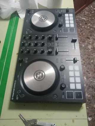 Native Instruments Traktor Kontrol S2 MK3