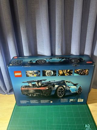 LEGO Technic Bugatti Chiron 42083