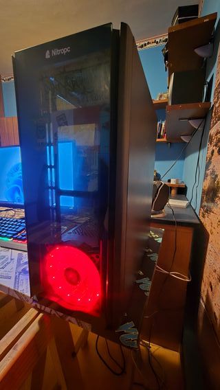 Torre PC Nitro Ryzen Negra/Roja