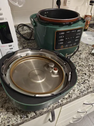 Olla Arrocera Eléctrica Midea 2.5L