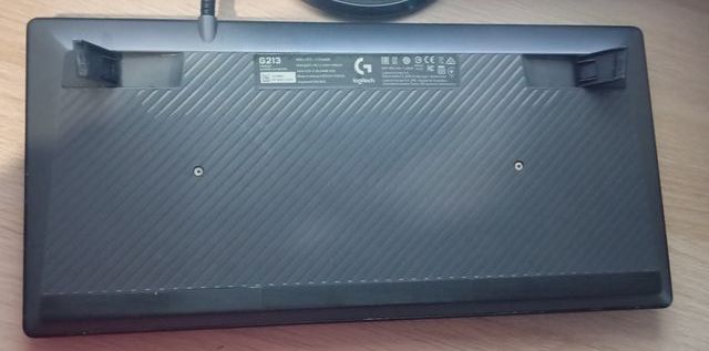 Teclado Gaming Logitech G213 RGB