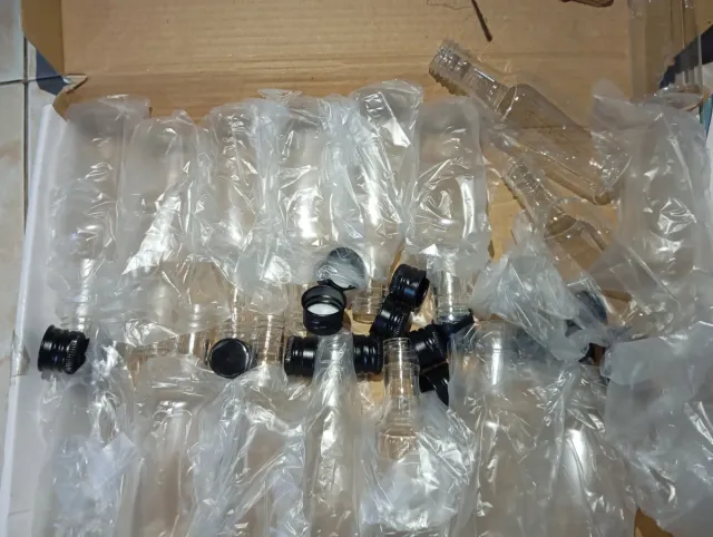 Set de  18 frascos,  con accesorios