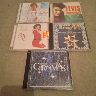CDs de Navidad: Rod Stewart, Elvis, Boney M.