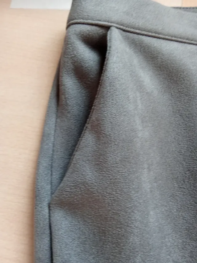 Pantalón de señora gris