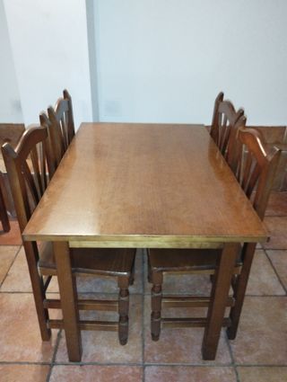 Mesa de comedor rústica de pino macizo