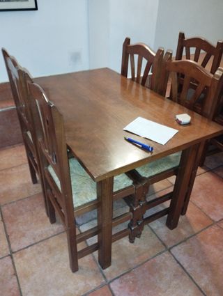 Mesa de comedor rústica de pino macizo