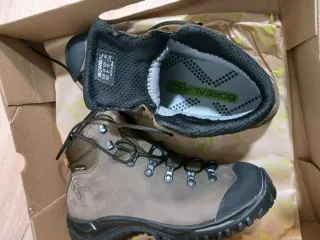 Botas de montaña Boreal Marrón/Negro