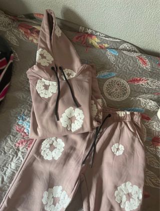 Conjunto chándal flores rosa y blanco
