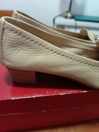 Mocasines Crenades Beige Mujer