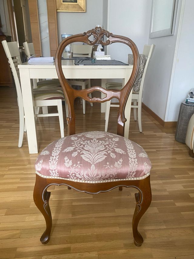 4 Sillas Clásicas Madera y Tela