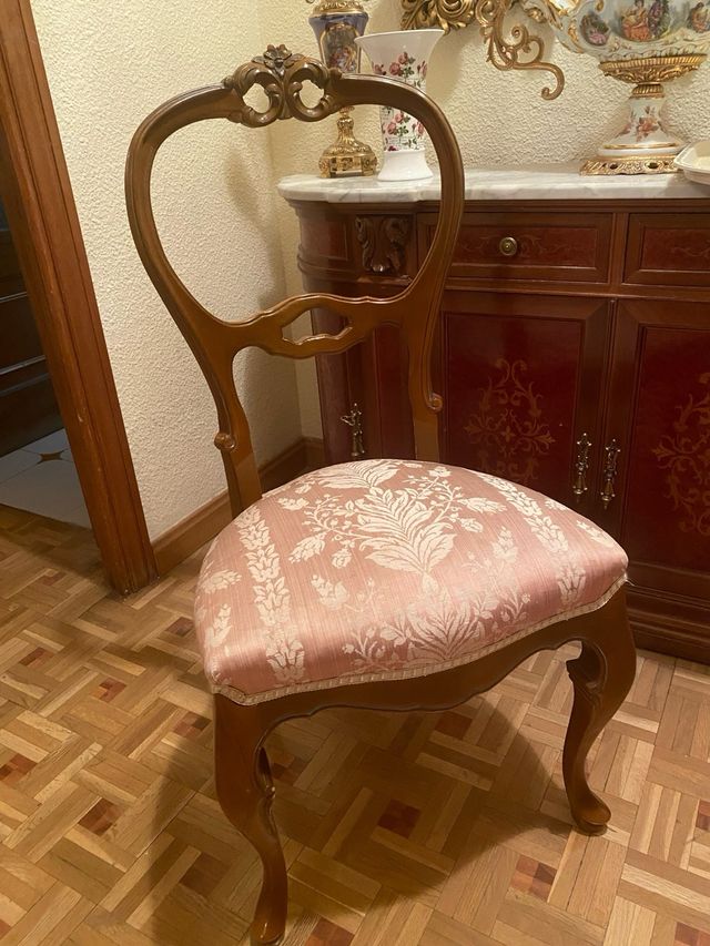4 Sillas Clásicas Madera y Tela
