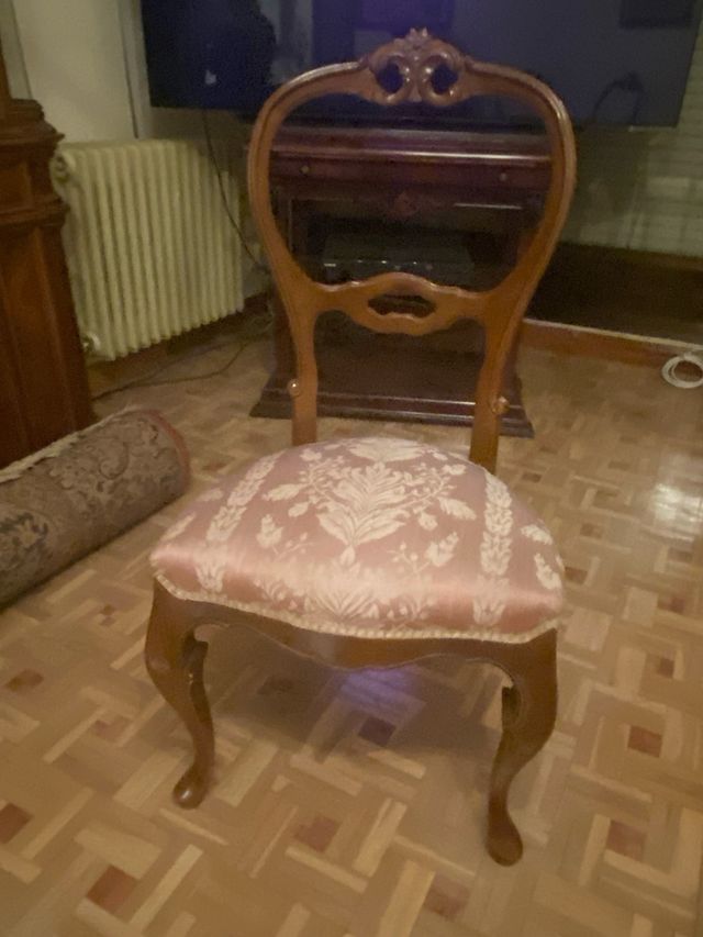 4 Sillas Clásicas Madera y Tela