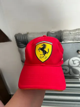 Gorra Ferrari oficial roja
