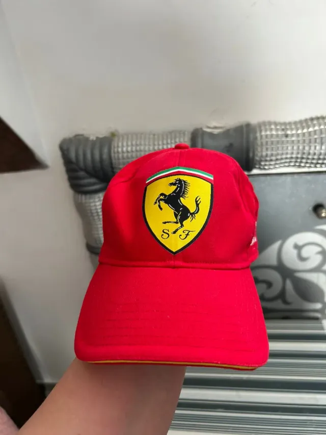 Gorra Ferrari oficial roja