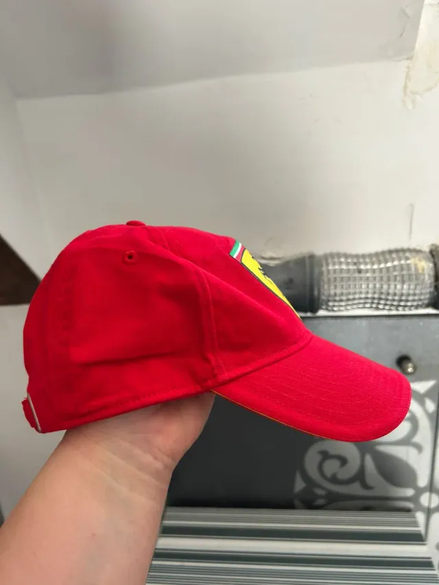 Gorra Ferrari oficial roja