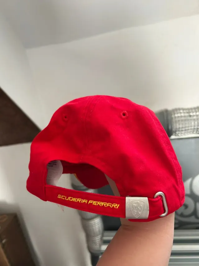 Gorra Ferrari oficial roja