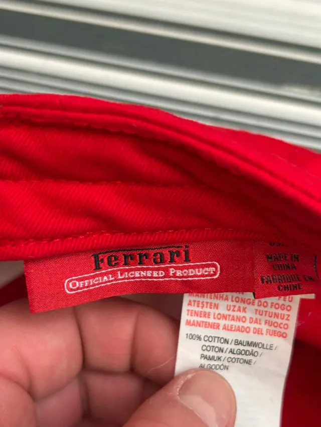 Gorra Ferrari oficial roja