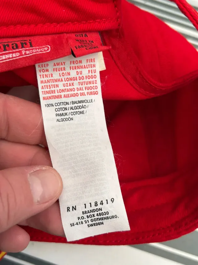 Gorra Ferrari oficial roja