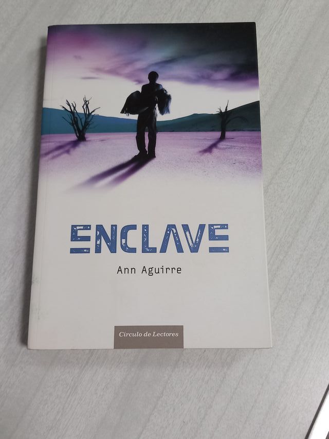 2 l. C ficción. BAJO EL CIELO ETERNO; ENCLAVE