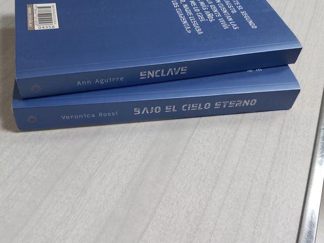 2 l. C ficción. BAJO EL CIELO ETERNO; ENCLAVE