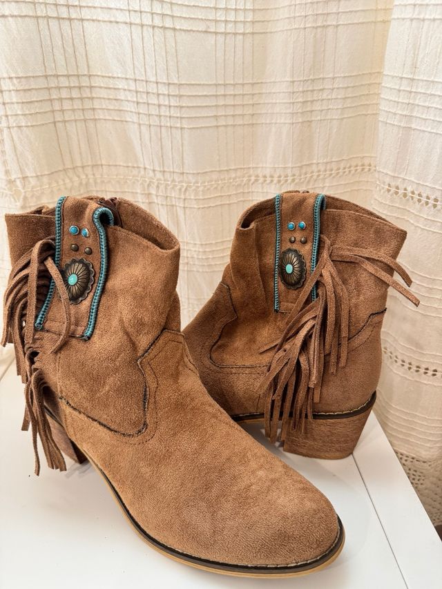 Stivaletti Boho Taglia 40 con Turchesi e Frange