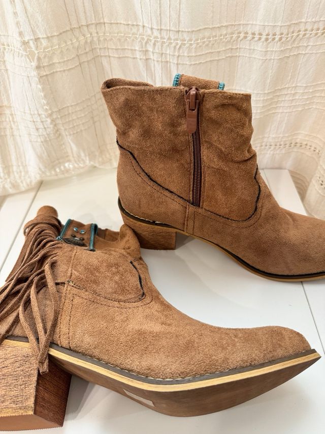 Stivaletti Boho Taglia 40 con Turchesi e Frange