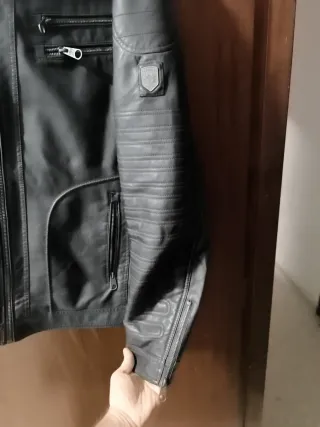 Chaqueta de cuero marrón