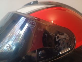 Casco AGV Rojo y Negro