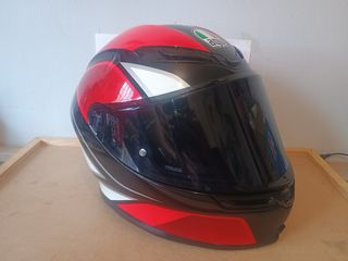 Casco AGV Rojo y Negro