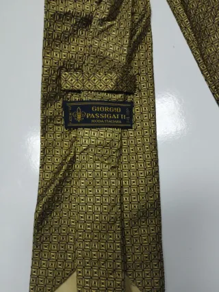 Corbata 100% seda dorada Giorgio Passigatti