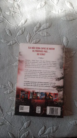 Confissões de uma Suspeita de Assassínio Livro ...