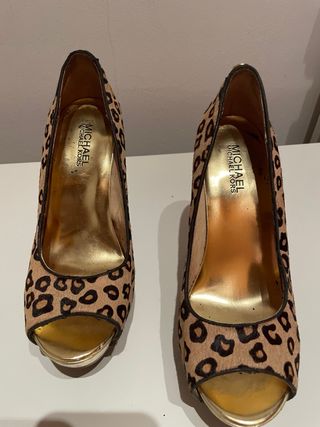 Tacones Michael Kors Animal Print Dorados